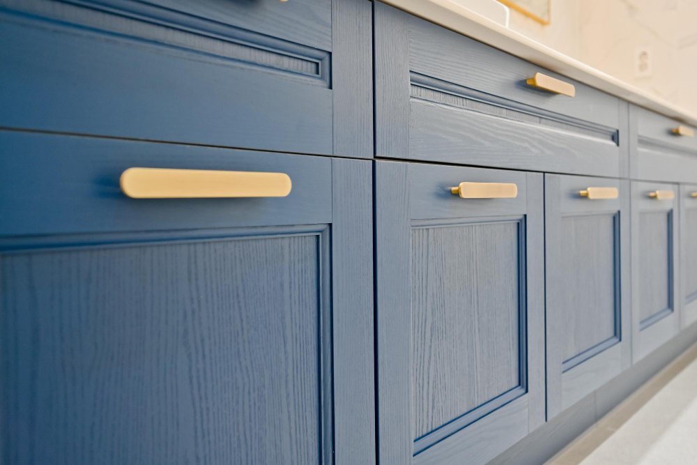 DreamLine Lioher Cabinets
