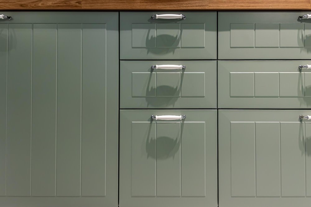 DreamLine Lioher Cabinets