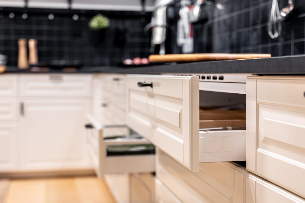 DreamLine Lioher Cabinets